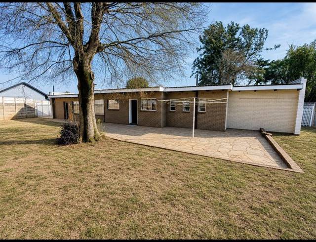 5 BEDROOM HOUSE FOR SALE IN WIERDA PARK